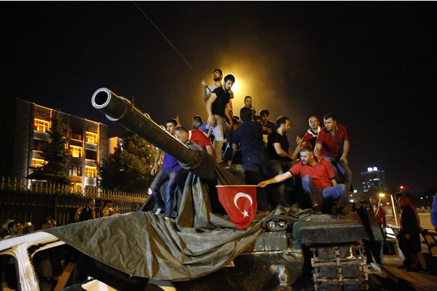 Le 13 septembre, la Turquie a demandé aux Etats-Unis d'arrêter l'homme qui a commis un coup d'Etat. Quand s'est réellement tenu ce coup d'Etat ?