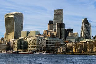 Quelle ville européenne souhaite devenir le nouveau centre financier après les événements du Brexit ? 