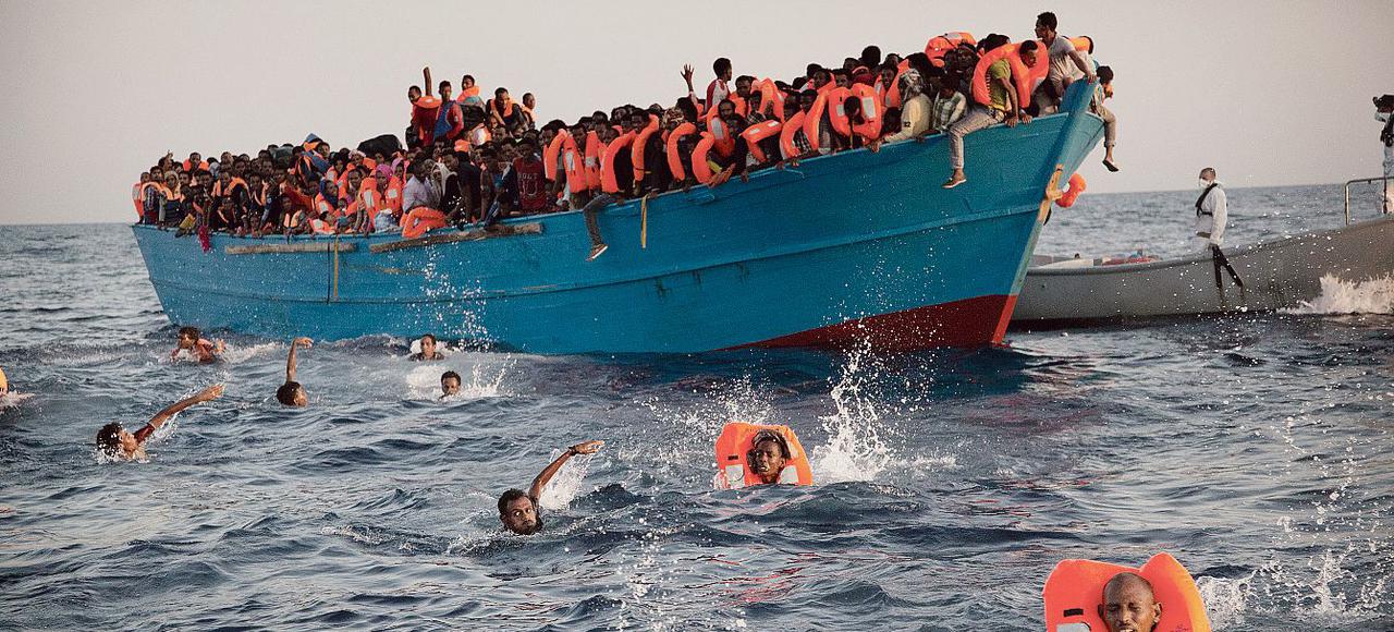Combien de migrants ont été secourus lundi 3 octobre au large de la Libye ?