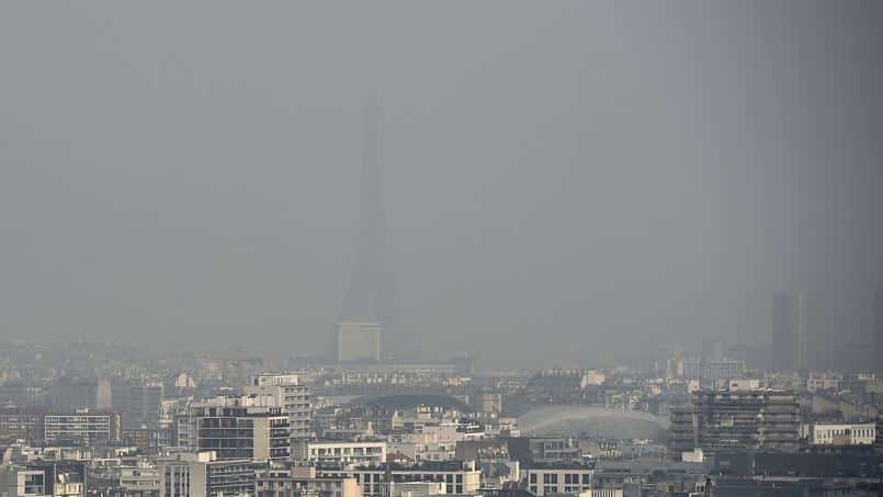 Combien de personnes meurent chaque année de la pollution de l'air selon l'AEE ?