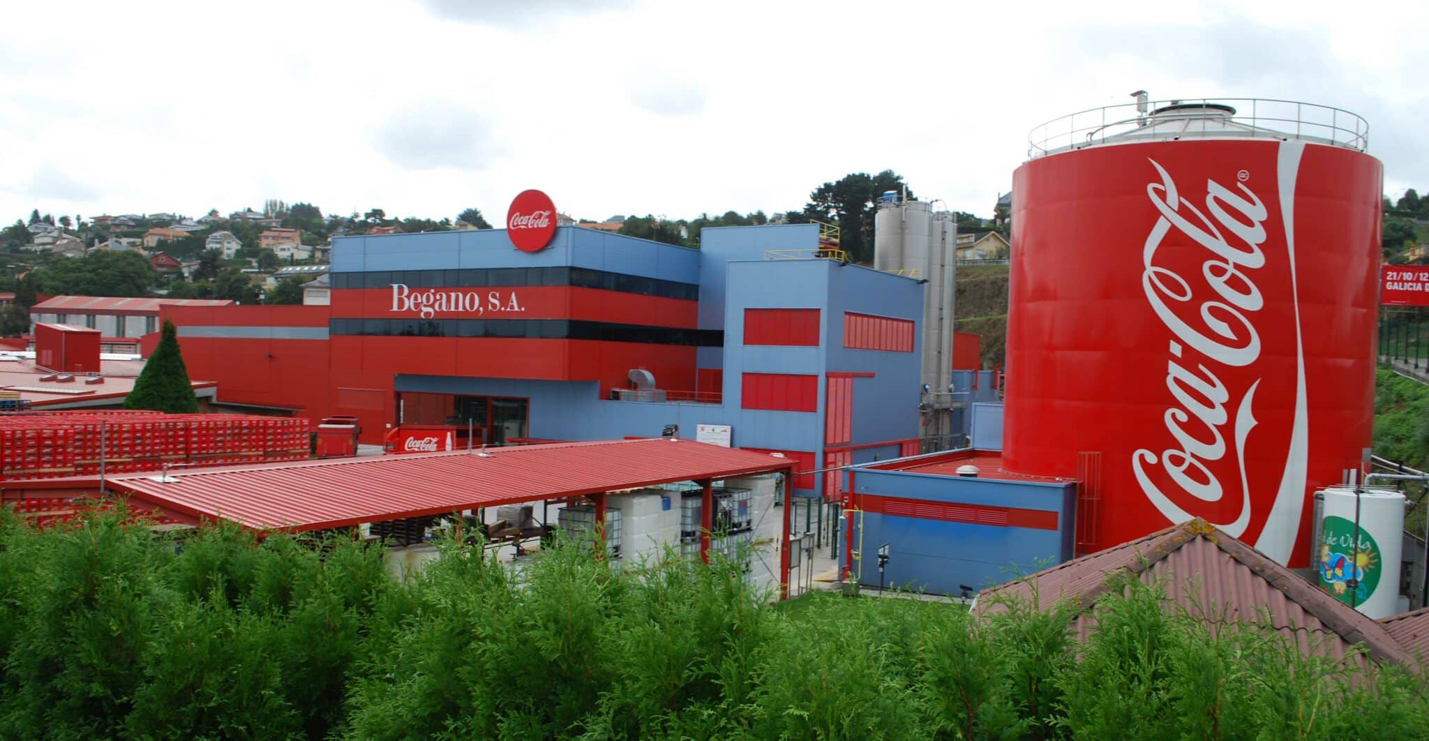 Dans quel lieu la marque Coca-Cola a-t-elle ouvert une usine ?