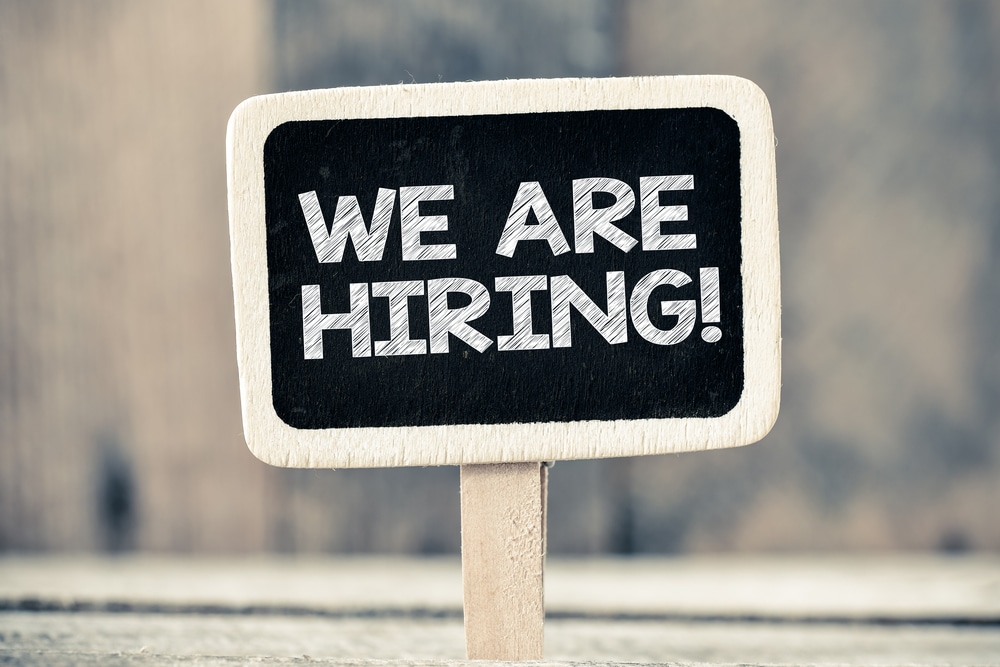 Quelle compagnie a annoncé la création de 100 000 emplois aux Etats-Unis d'ici à 18 mois ?