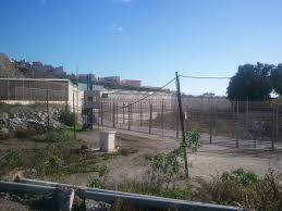 Combien de migrants ont tenté de franchir l'enclave de Ceuta le 17 février ?