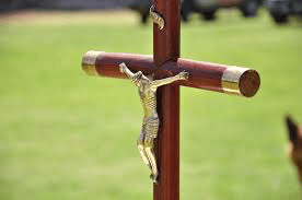Quel Etat d'Allemagne a décidé d'installer des crucifix dans les bâtiments publiques ?