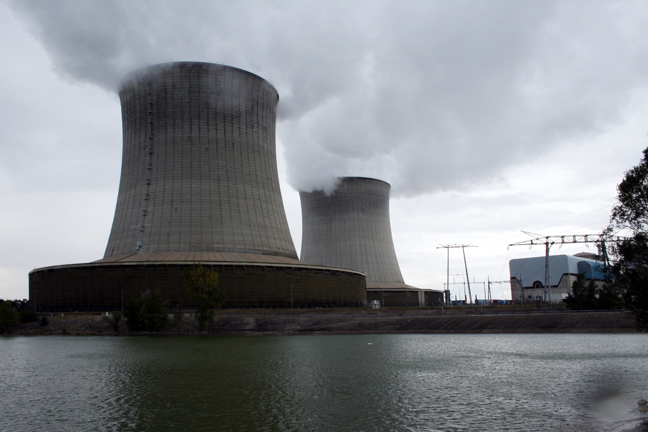 Quelle est la nationalité des entreprises qui ont signé un accord en vue du démentèlement des centrales nucléaires en France ?