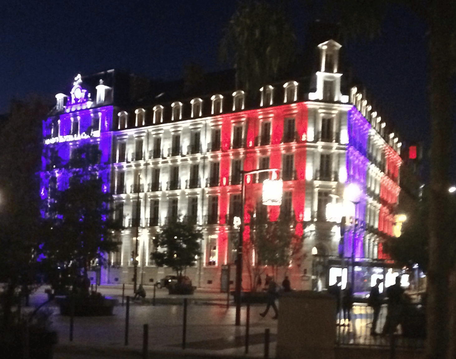 Quelle date a été choisie pour la Journée en hommage aux victimes d'attentats en France ?