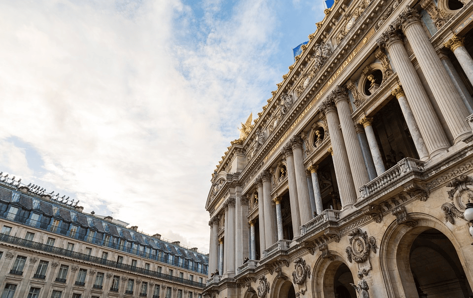 L'Opéra Garnier fait partie des quatre lieux qui devraient bénéficier d'une « forêt urbaine » dans les années à venir.