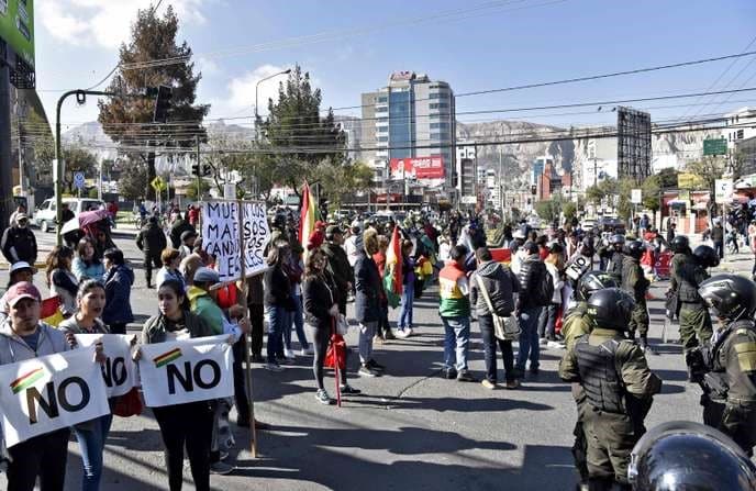 Jeanine Añez propose de nouvelles élections en Bolivie.