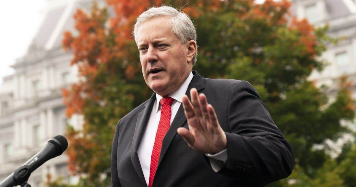 Quel poste occupait Mark Meadows dans l’administration Trump ? 