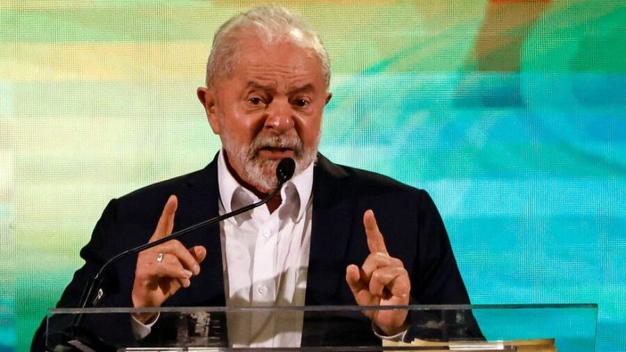 Quel ancien président brésilien se représente face à J. Bolsonaro ? 
