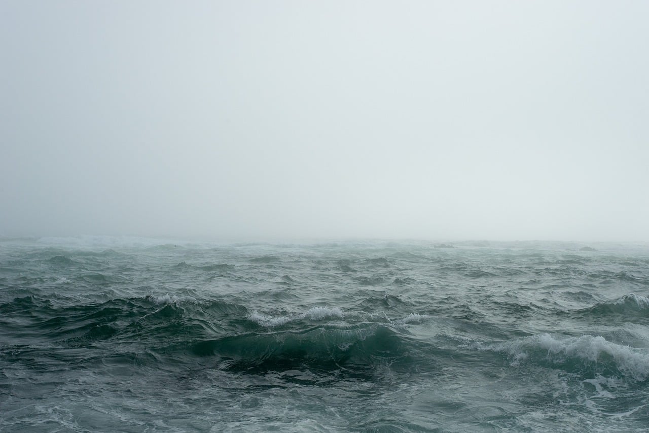 Au large de quel pays méditerranéen a coulé un bateau de migrants cette semaine ? 