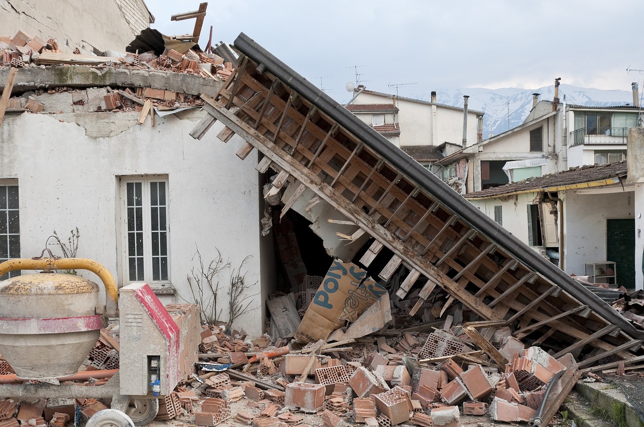 Dans quel pays de l’Asie du Sud un séisme de magnitude 7,6 a été enregistré ? 
