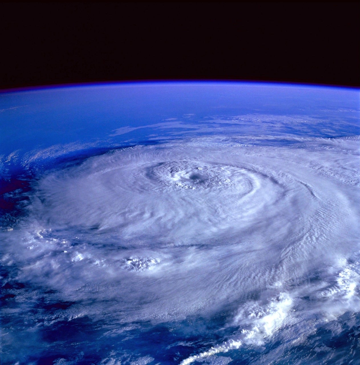 Quelle est la cause de l’augmentation des pluies pendant l’ouragan Milton selon World Weather Attribution ?